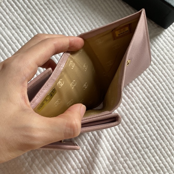 Chanel Wallet in Ballet Pink - Picture 7 of 9